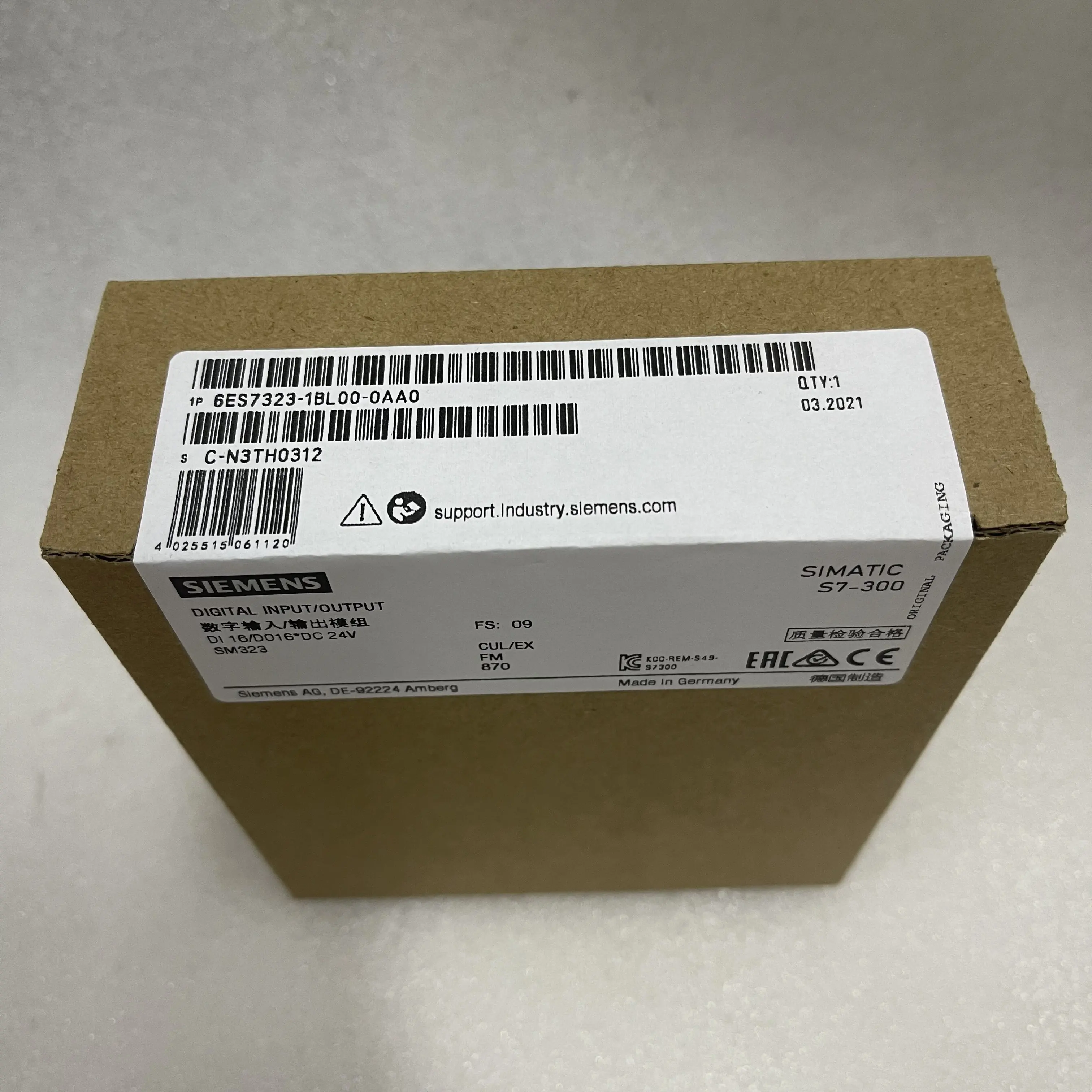 SIEMENS Digital Input/Output Module SM323 6ES7323-1BL00-0AA0