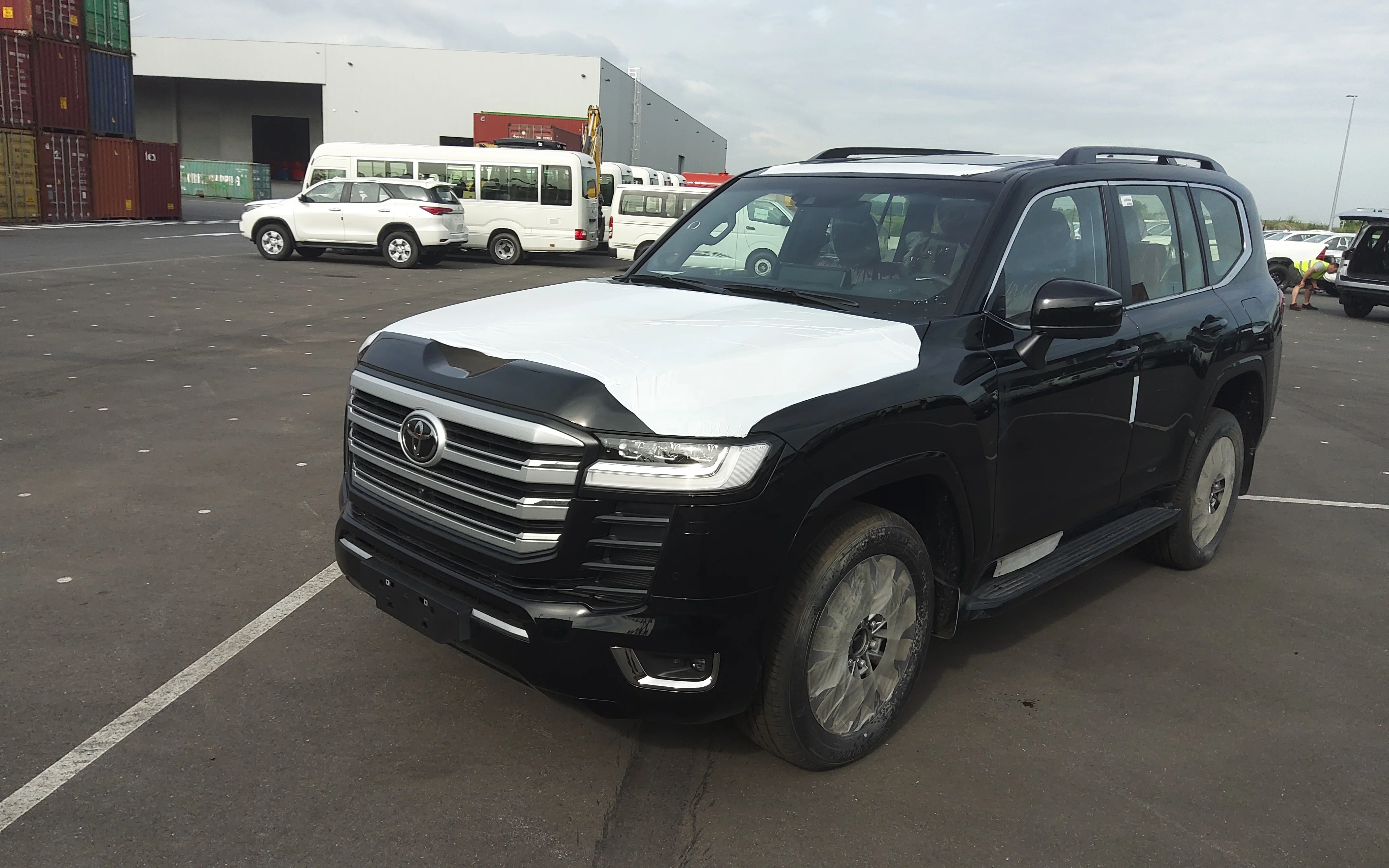 Toyota Land Cruiser 300 V6 VXR - 5 Seaters, Diesel Turbo