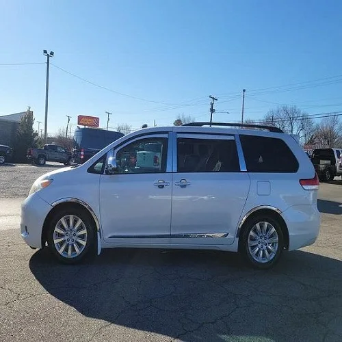 2020 2021 2022 Toyota Sienna Xle Premium Neatly Used Car Ready To Ship 