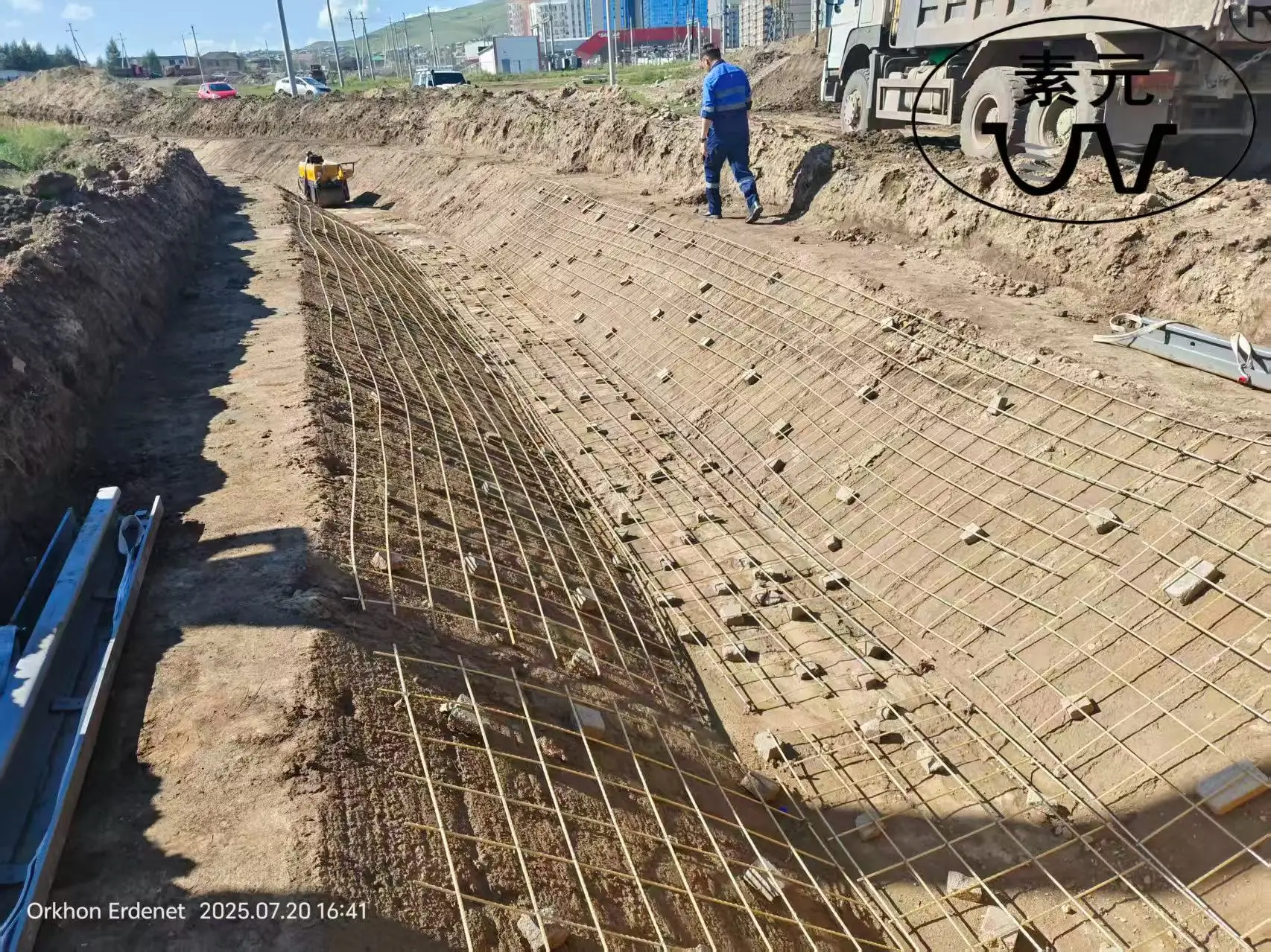 product manufacturer customize drain canal ditch lining machine concrete channel paver trench forming machine field trenching machine-4