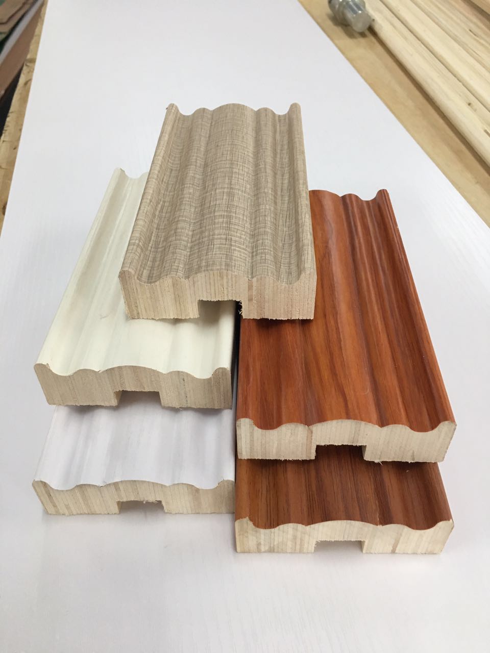 Машина для обработки древесины дверей и ПВХ машина упаковки профилей