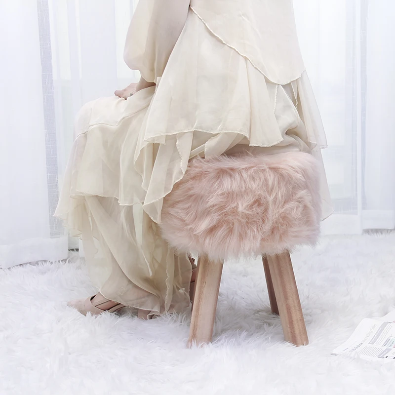 HStex 2020 Living Room Furniture Fake Fur Wood Round Sitting Stools with Wooden Legs Shape pink Ottoman