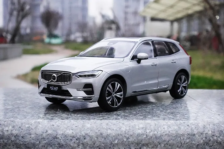 2022 Volvo XC60 SUV 1:18 Diecast Simulation Alloy Car Model Toy 