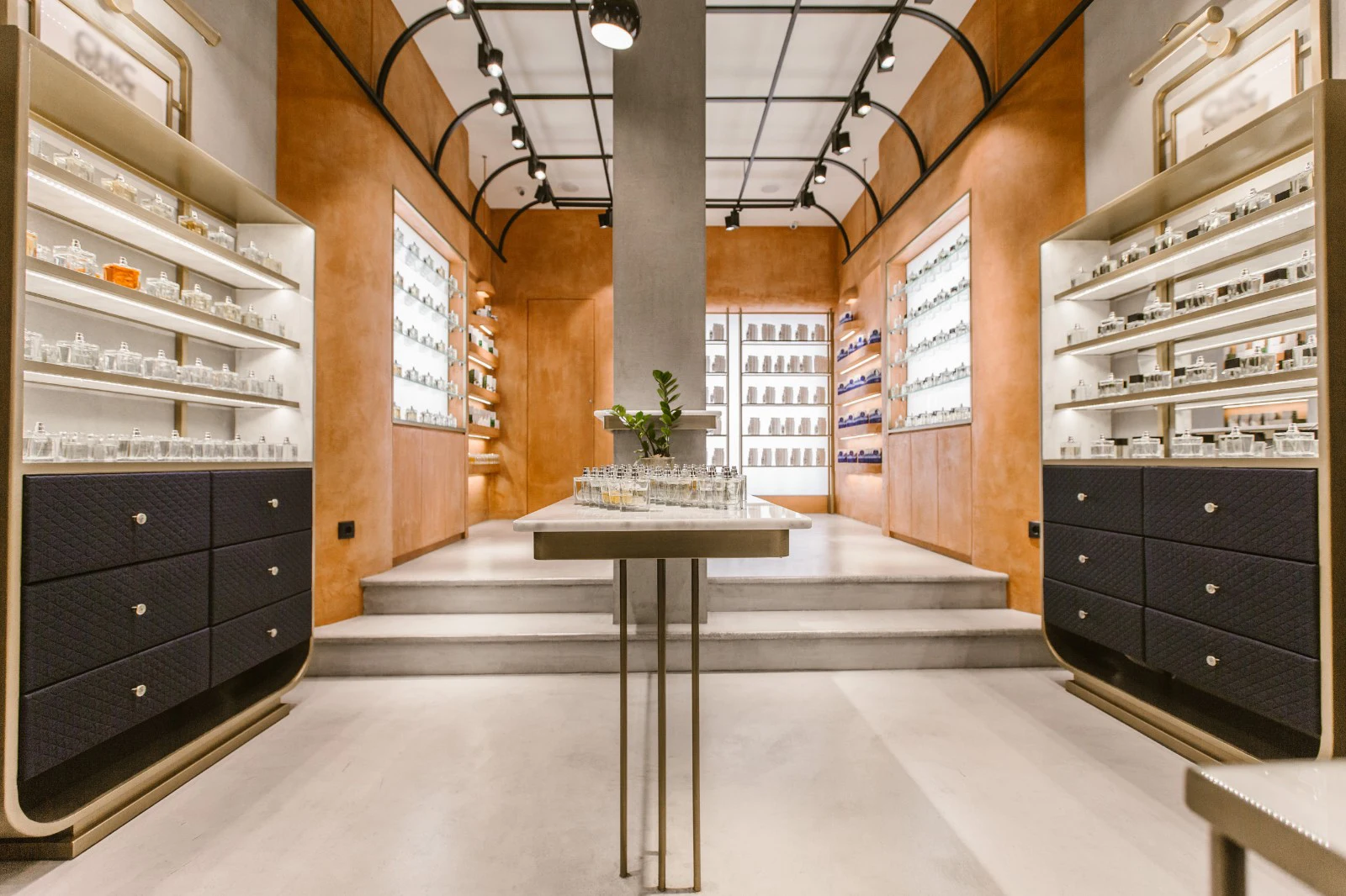 Custom Fashion Perfume Shop Interior Design - Display Cabinets