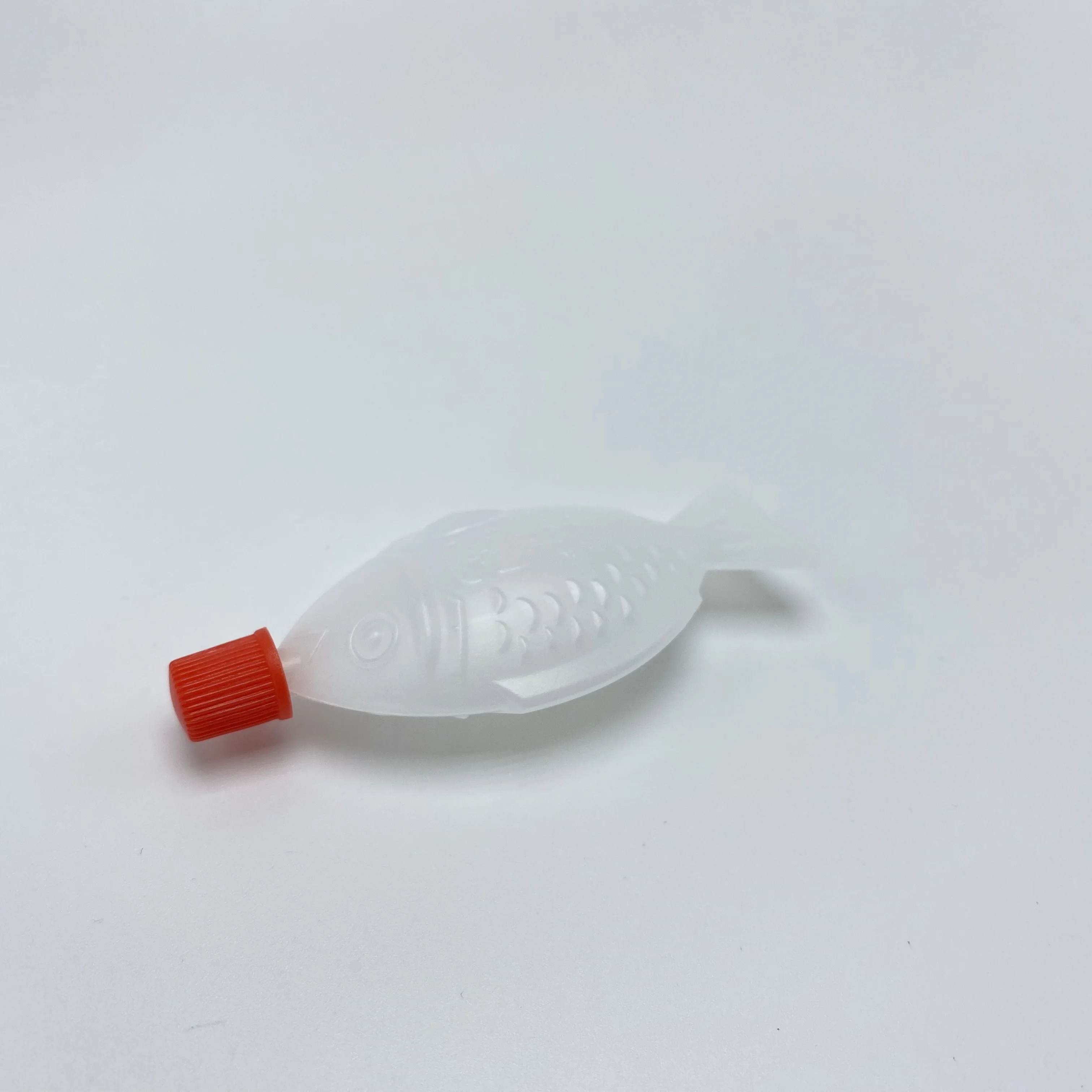 8.2ml Mini Fish Shape Plastic Soy Sauce Bottle Container