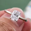 Anillo de oro macizo de 18 quilates con diamantes de laboratorio