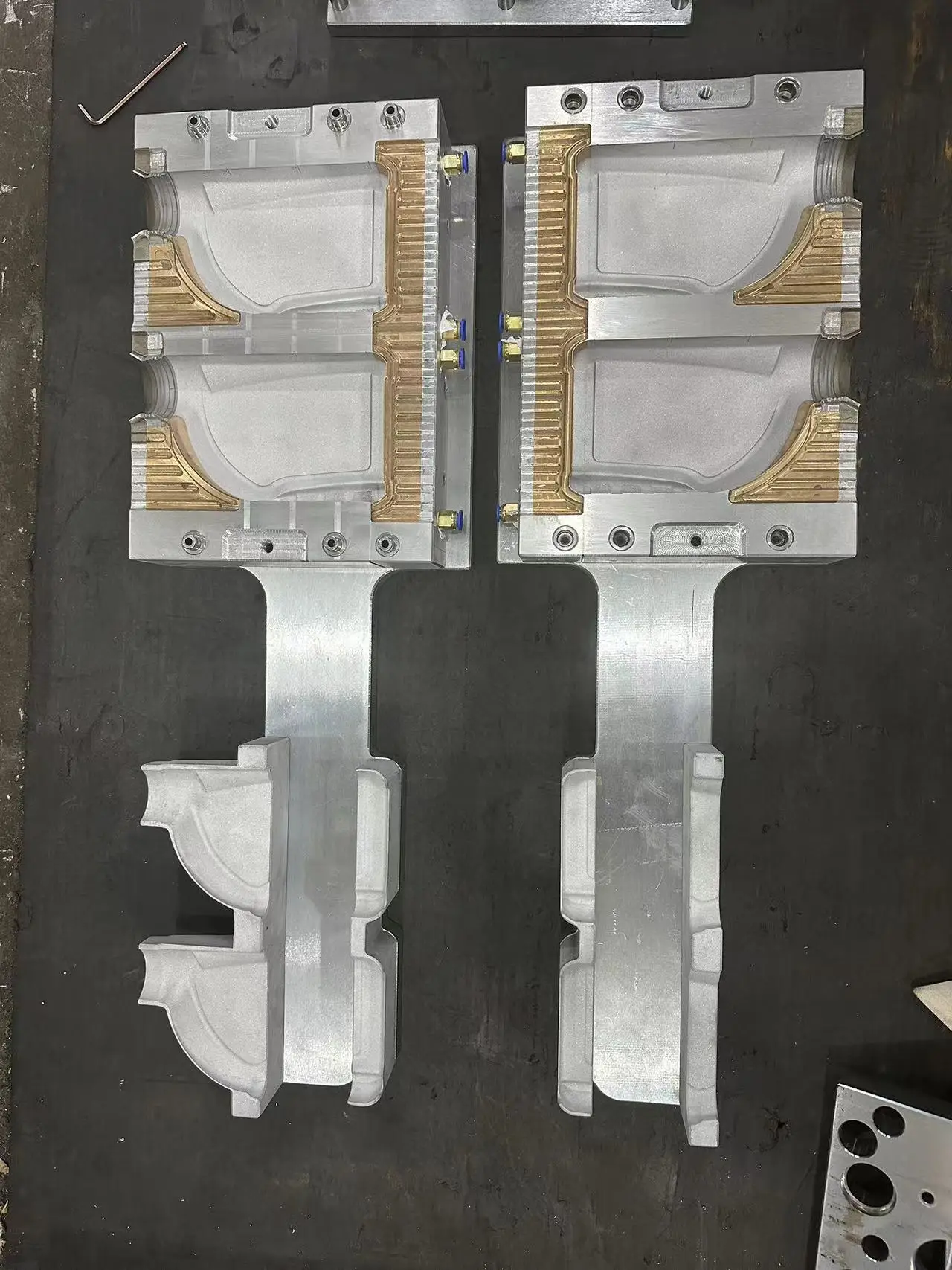 HDPE Plastic Bottle Extrusion Blow Mould Aluminum Extrusion Mold