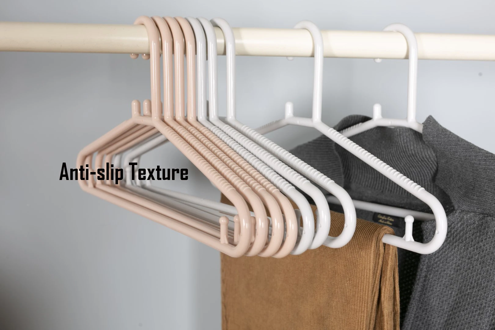 SOLELY Factory's Hot Sale Injection Triangle 16 inch Plastic Hanger with Skirt bars for Clothes Use Wardrobe Balcony Bathroom