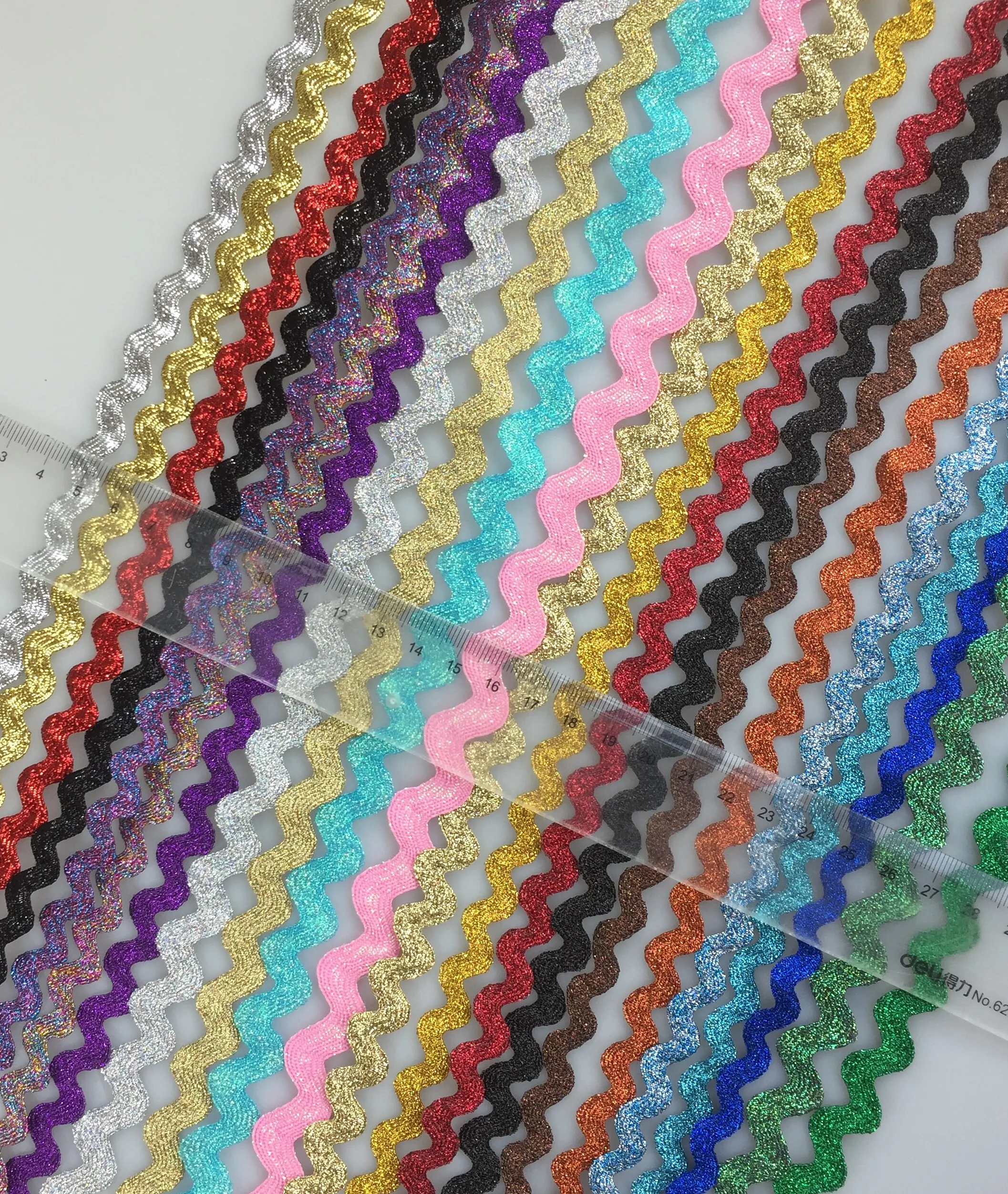 Source Wholesale Metallic Gold Silver Zig-Zag Tape Rick Rack Trim for Sewing  Projects on m.
