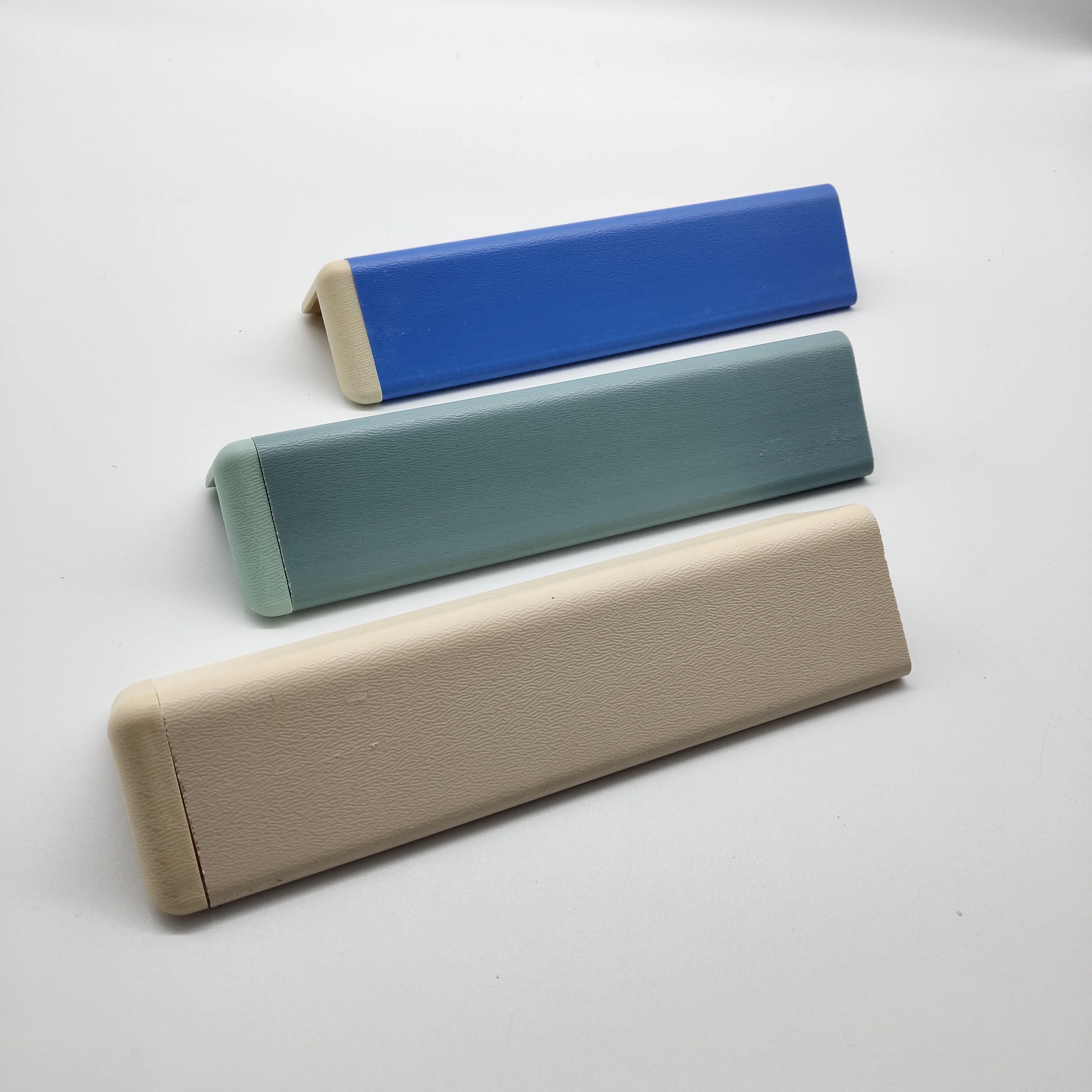 L-Shaped PVC Plastic Wall Protection Angle Corner Guard for Hospital Use