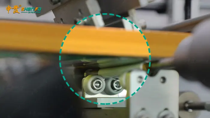 Φρυδιών μολυβιών αυτόματη μηχανή εκτύπωσης οθόνης μεταξιού απαλοιφής UV αποξηραντική για τη μάνδρα φρυδιών