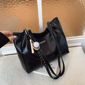 2026 New Style Women's Large Capacity Tote Bag Luxury Casual Handbag PU Leather Shoulder Bag with Pendant