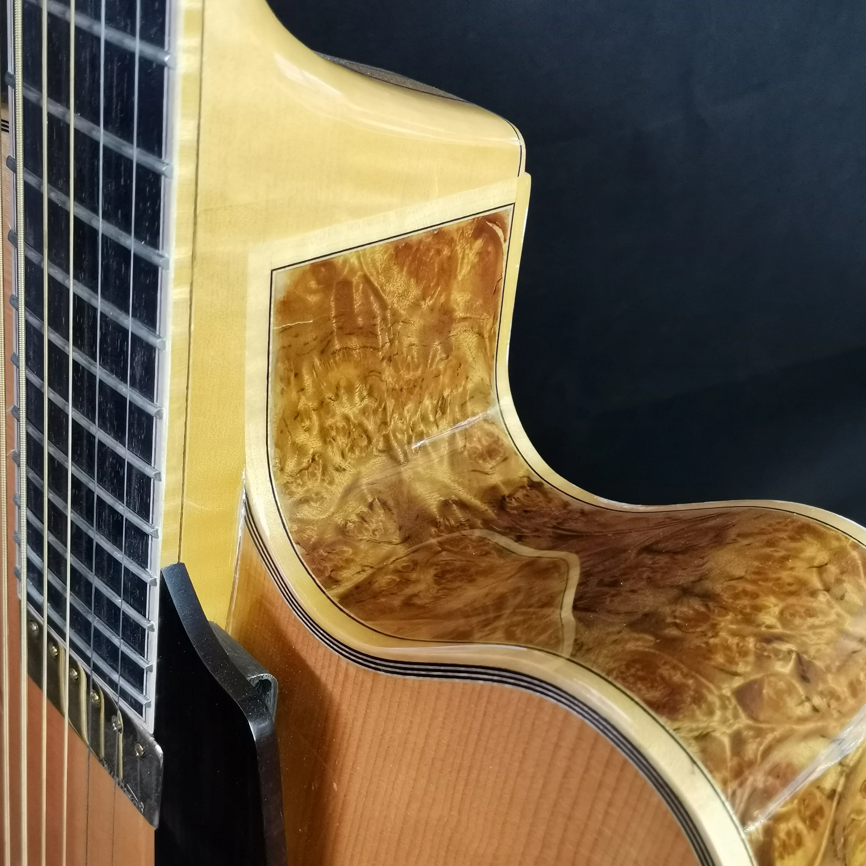 YUNZHI Tree Burl Pattern Handmade Jazz Guitar - High Quality
