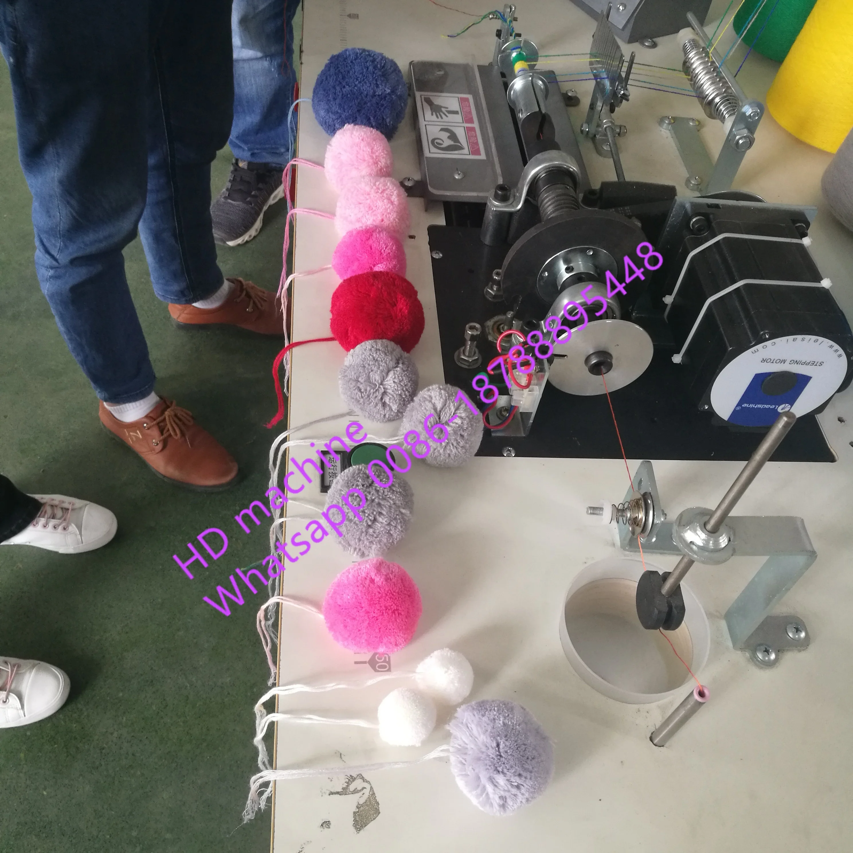 High Speed  Automatic Pompom Making Machine