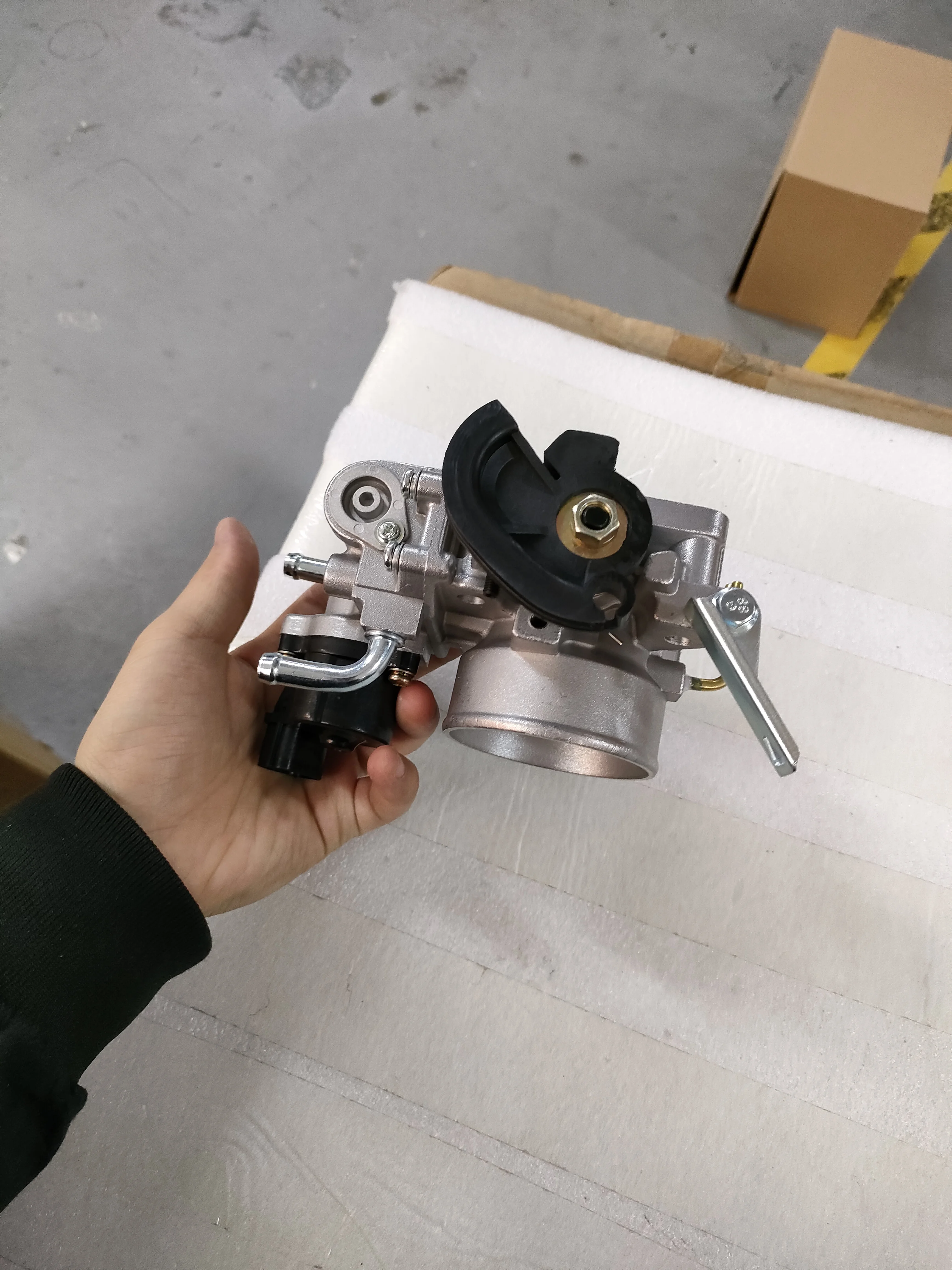MR560120 MR560126 MN128888 gaz kelebeği gövdesi için Fit
