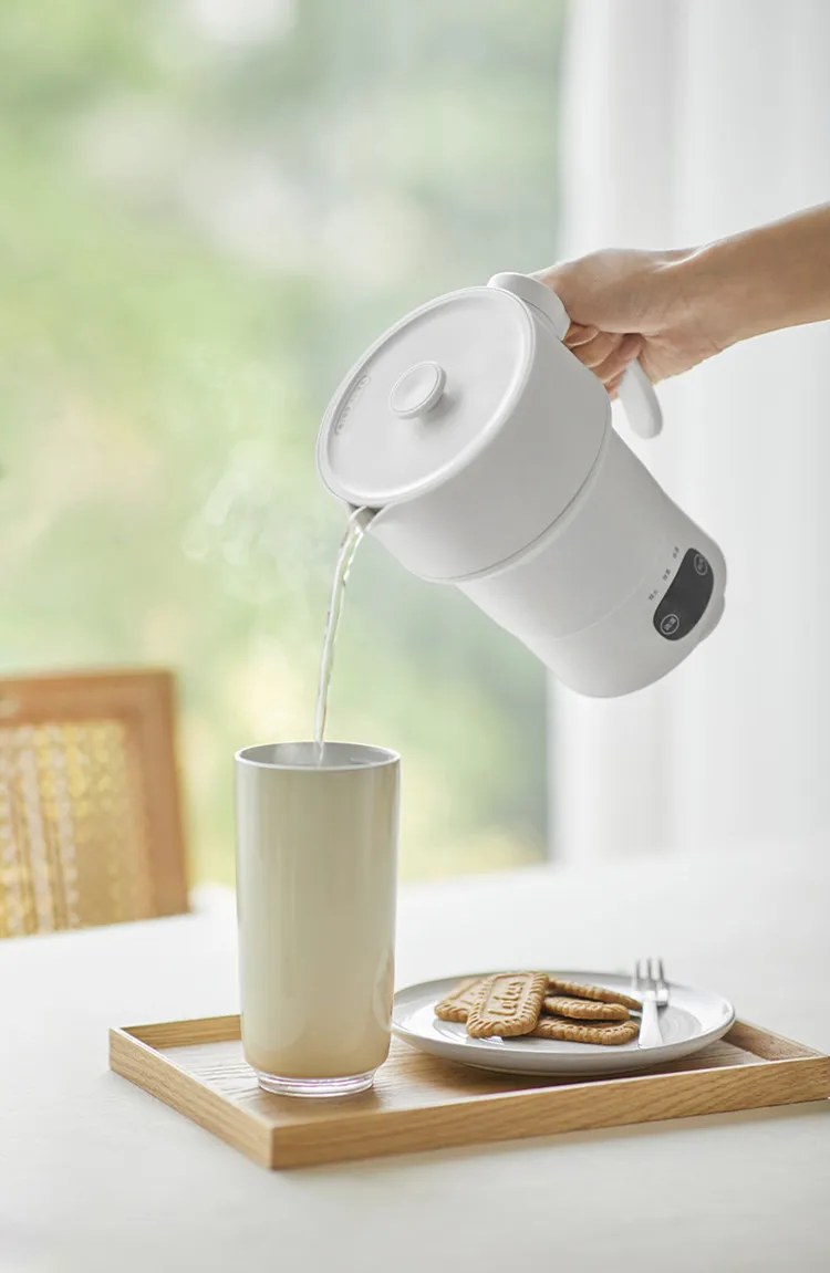 Description Picture 2 of item0.6L Pure Titanium Folding Kettle Portable Kettle Constant Temperature Water Cup Travel Pot White Household Outdoor Touch