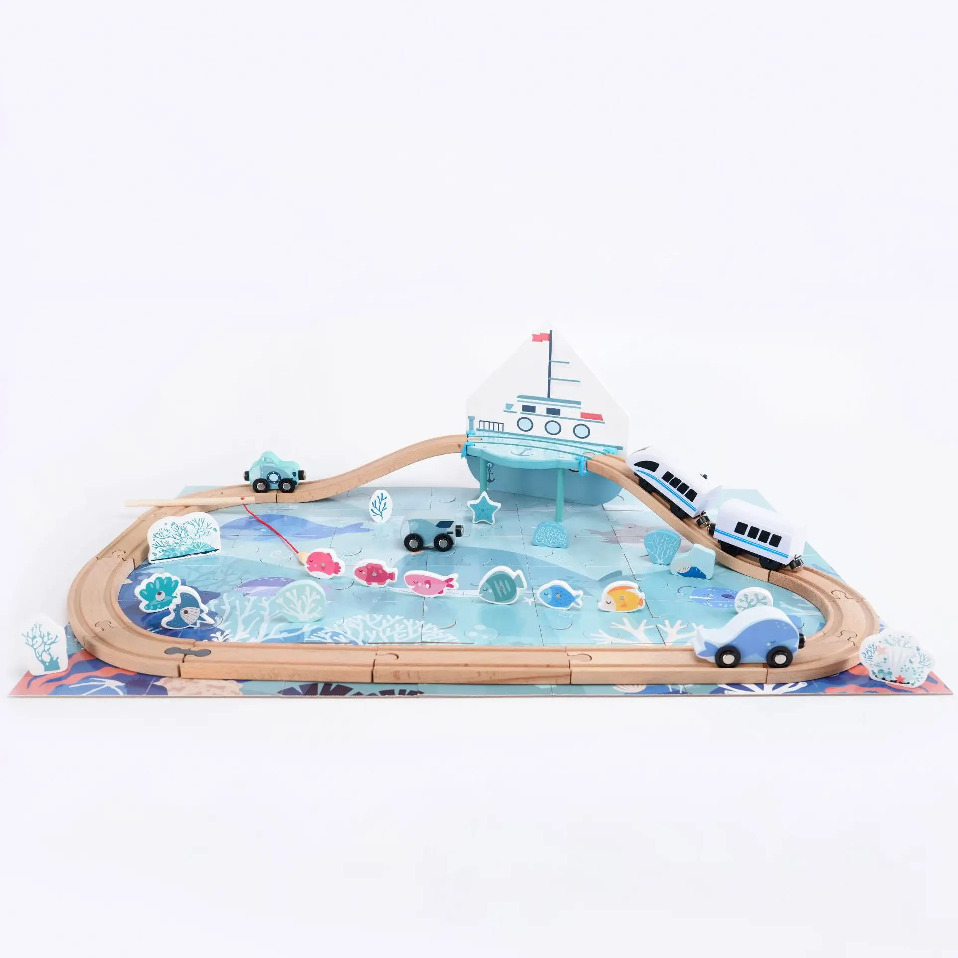Pädagogisches Kinderspielzeug zum Selbermachen Elektrischer Zug Zusammenbau Eisenbahnstrecke Ozean-Angelspielstrecke Holzeisenbahnset Steckspielzeug für Kinder