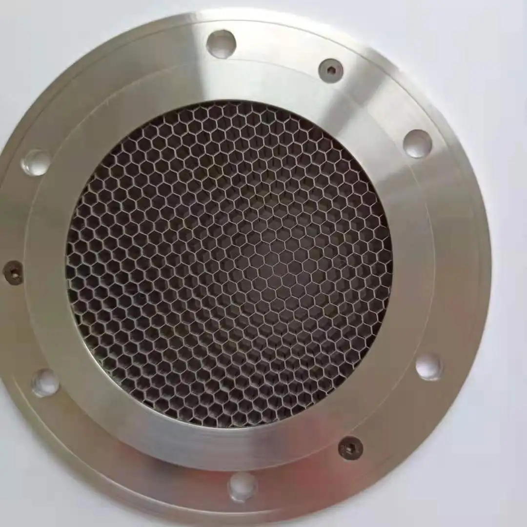 Фильтр вентиляционного отверстия с сотовой сердцевиной из нержавеющей стали EMC с оконной рамой