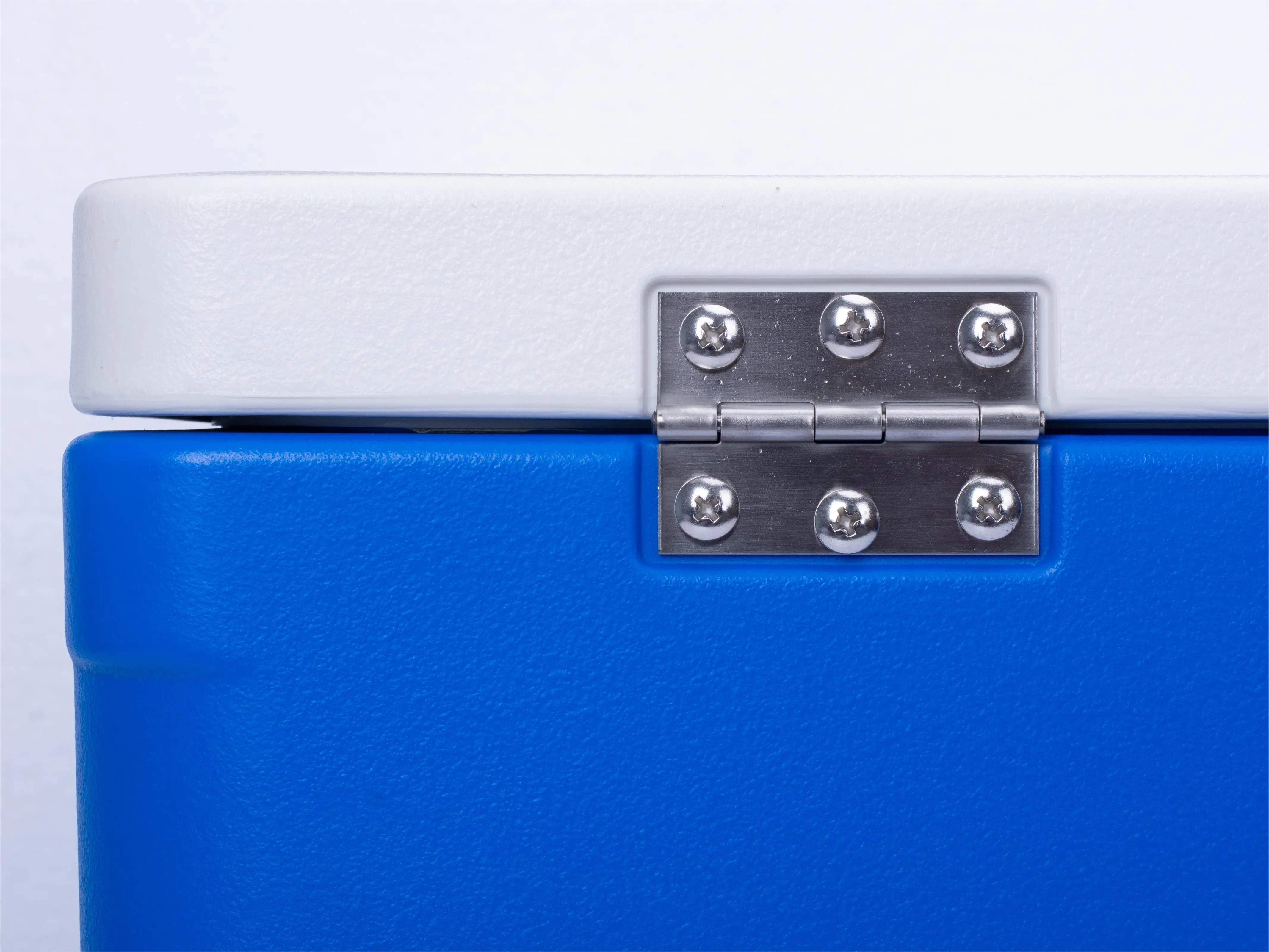 Retail Customized Huge Capacity 65L Thermal Food Cold Chain Portable Beer Wine Water Ice Can Plastic Cooler Box