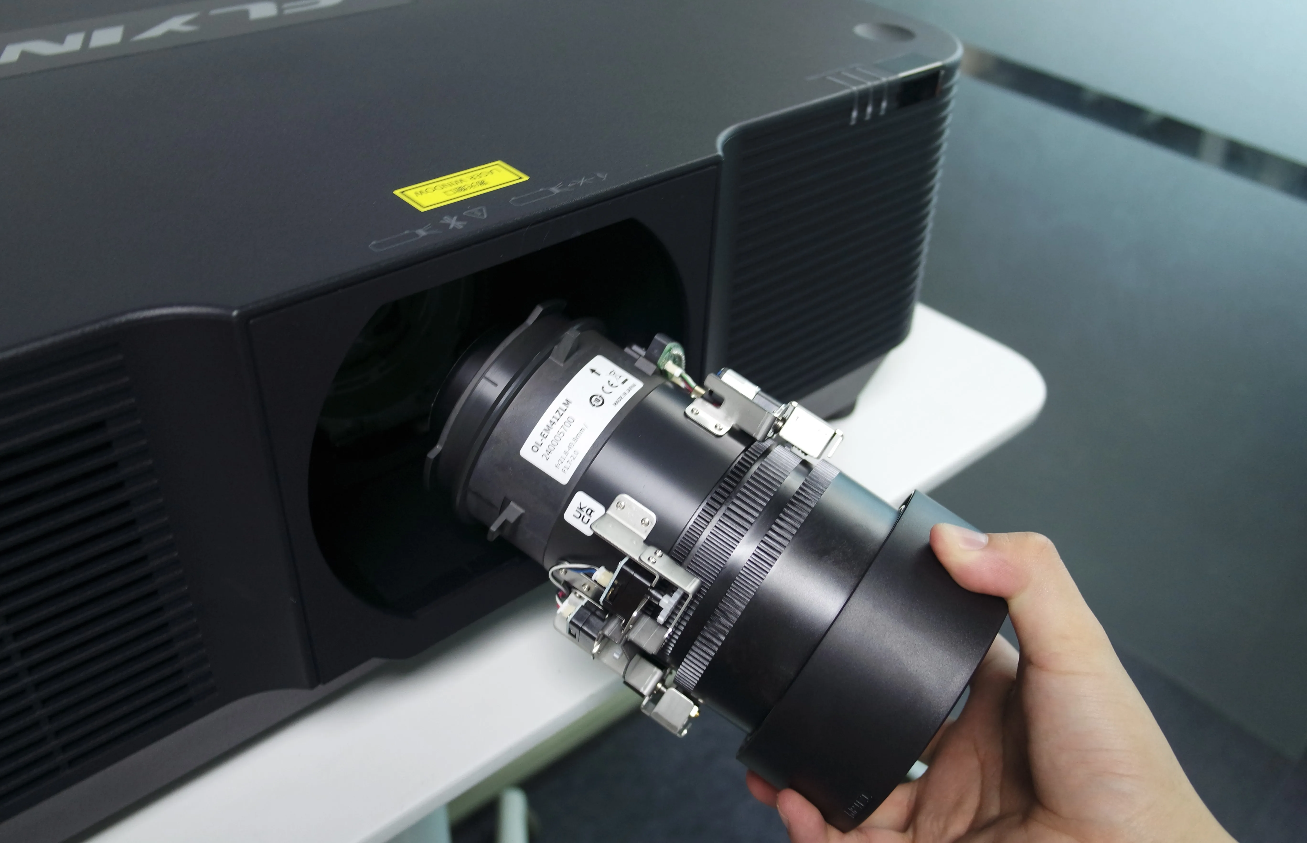 20000 Lumens Original Standard Motorized Lens Made In Japan Projector