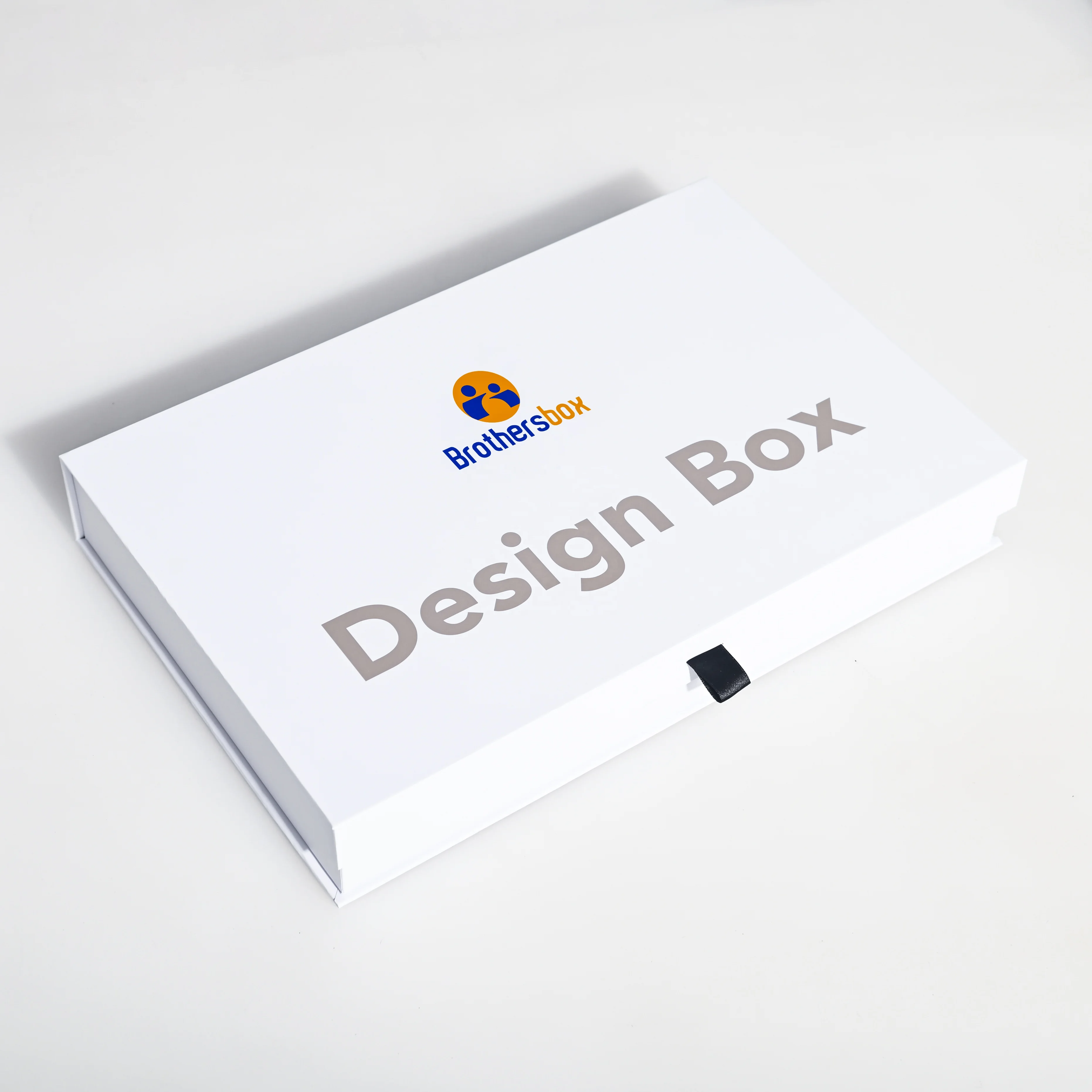 Изготовленный на заказ логотип белый дизайн роскошный Магнитный косметический набор для ухода за кожей упаковка подарочная коробка со вставкой из пенопласта