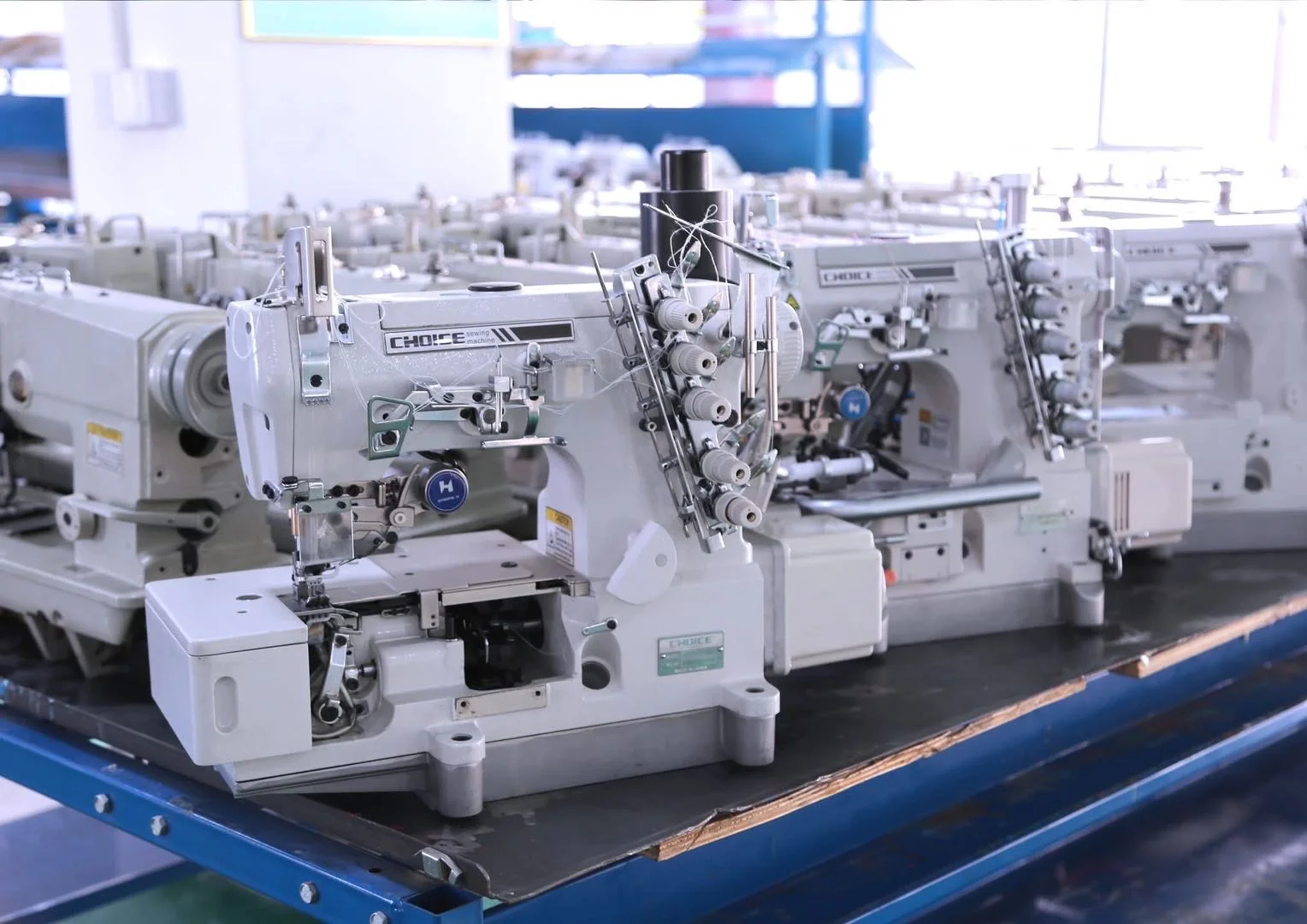 Gc8500 High-Speed Lockstitch Industrial Sewing Machine for Heavy