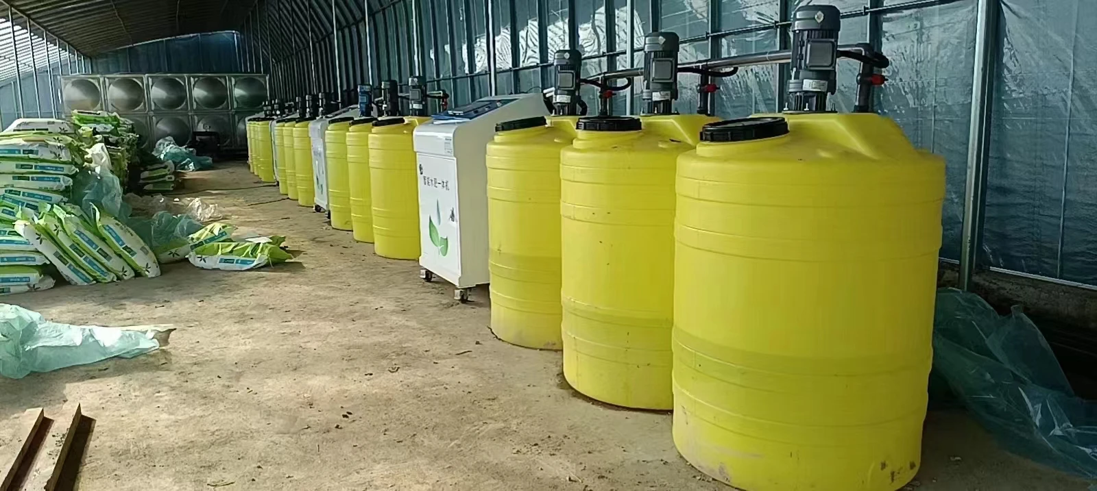 Cheap Price Fertilization Machine Customized Integrated Fertilizer Applicator Irrigation Equipment