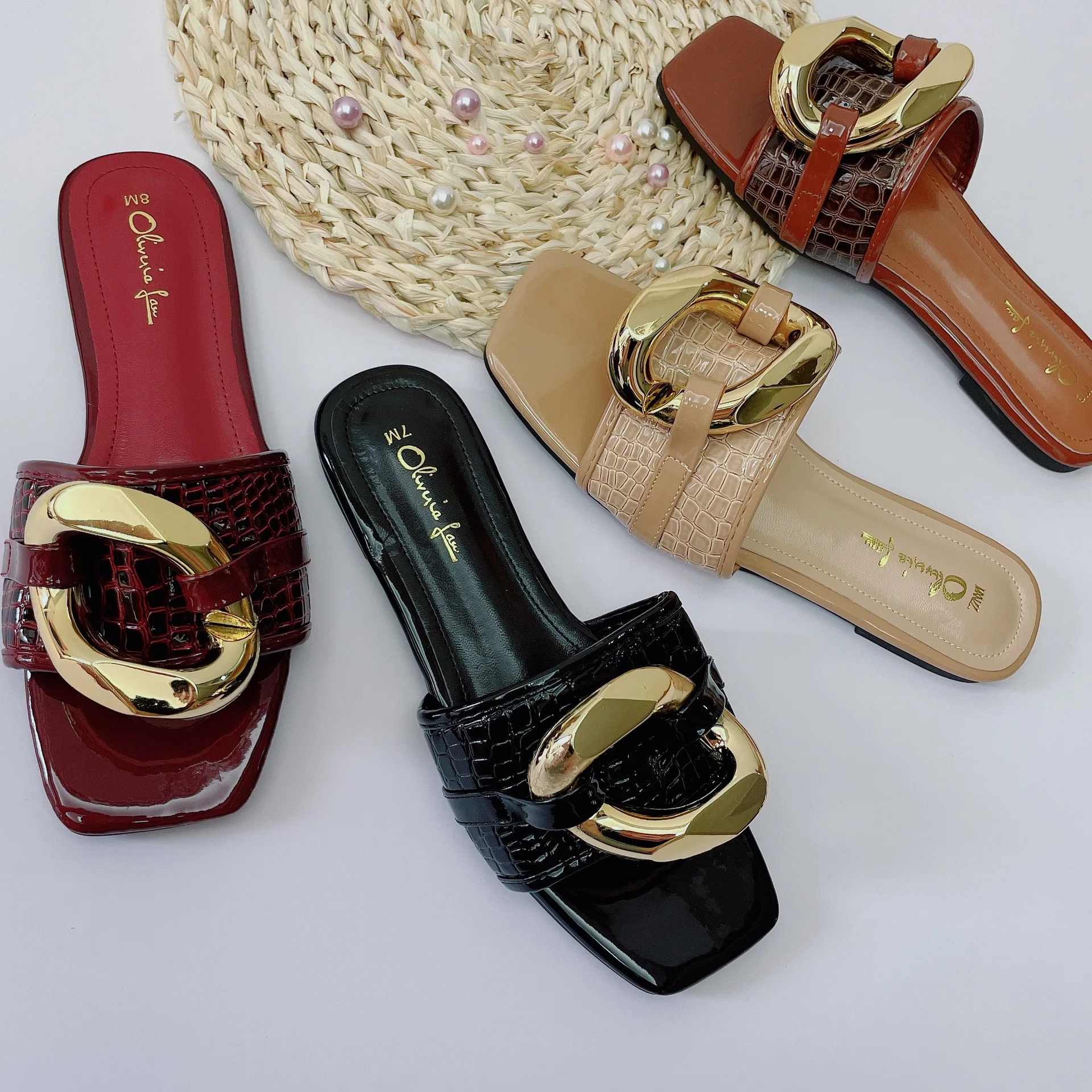 Sandalias planas con hebilla dorada para mujer, chanclas femeninas