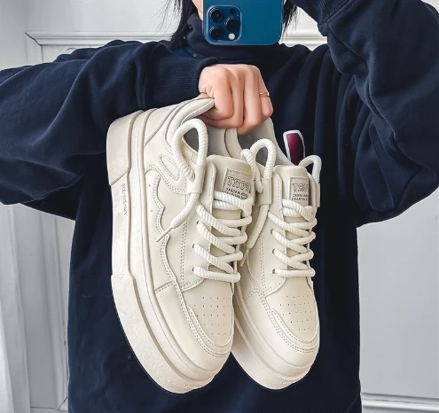 2024 New Men's Shoes Thick Sole Small White Shoes Men's Fashion Casual Sports Board Shoes