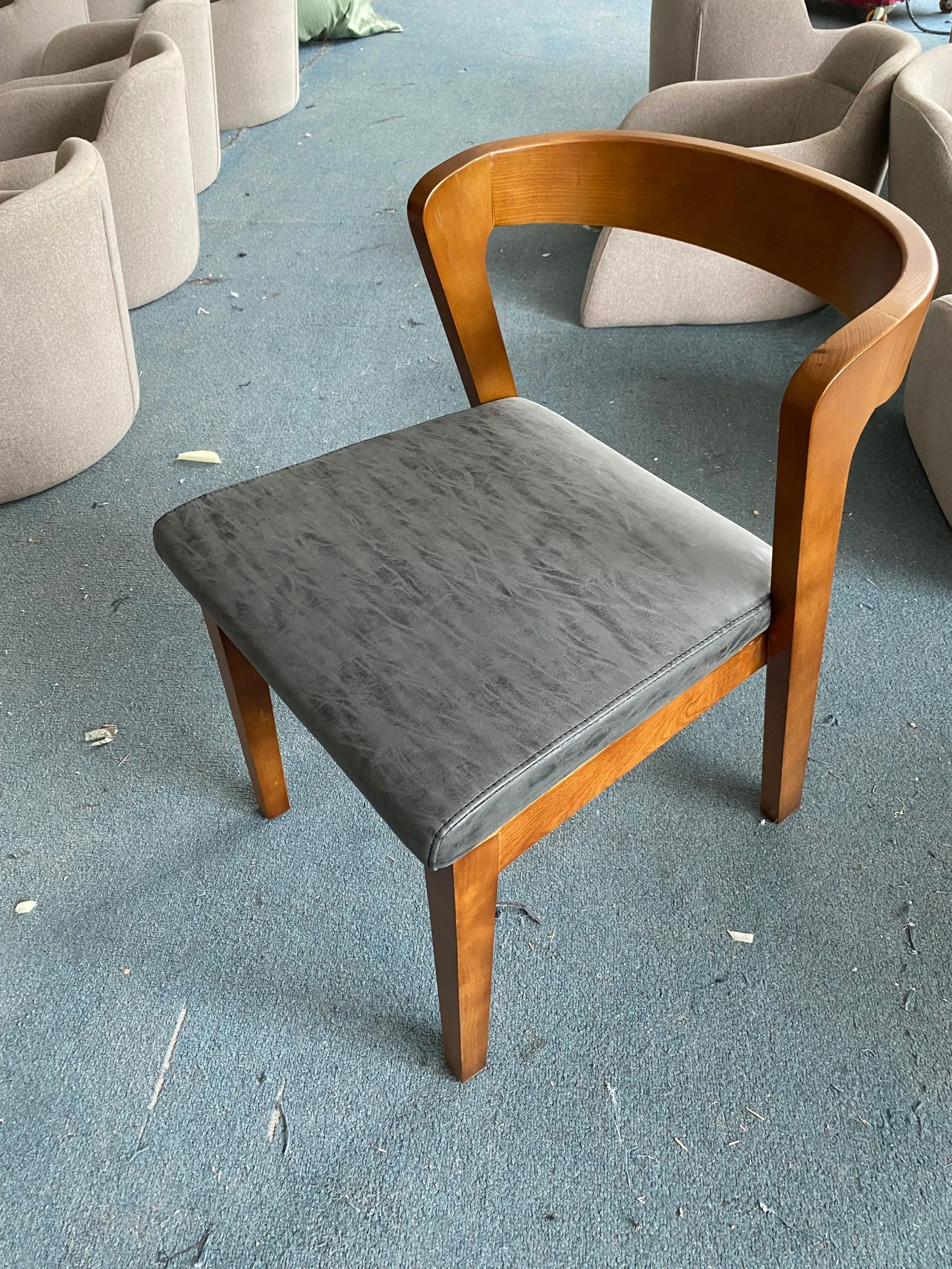 New Restaurant Furniture Set High Bar Chair and Table with Wood Stool for Bars and Bistros