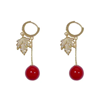 New Fashion All-Match Brass Cat's Eye Maple Leaf Red Bead Drop Earrings High Sensitivity Tassel Design Trendy Style Gold Plated