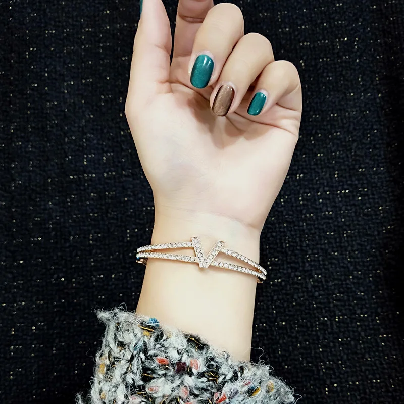 Luxury Waterproof Tarnish Bangle Double V Bracelet Zircon Diamond 925