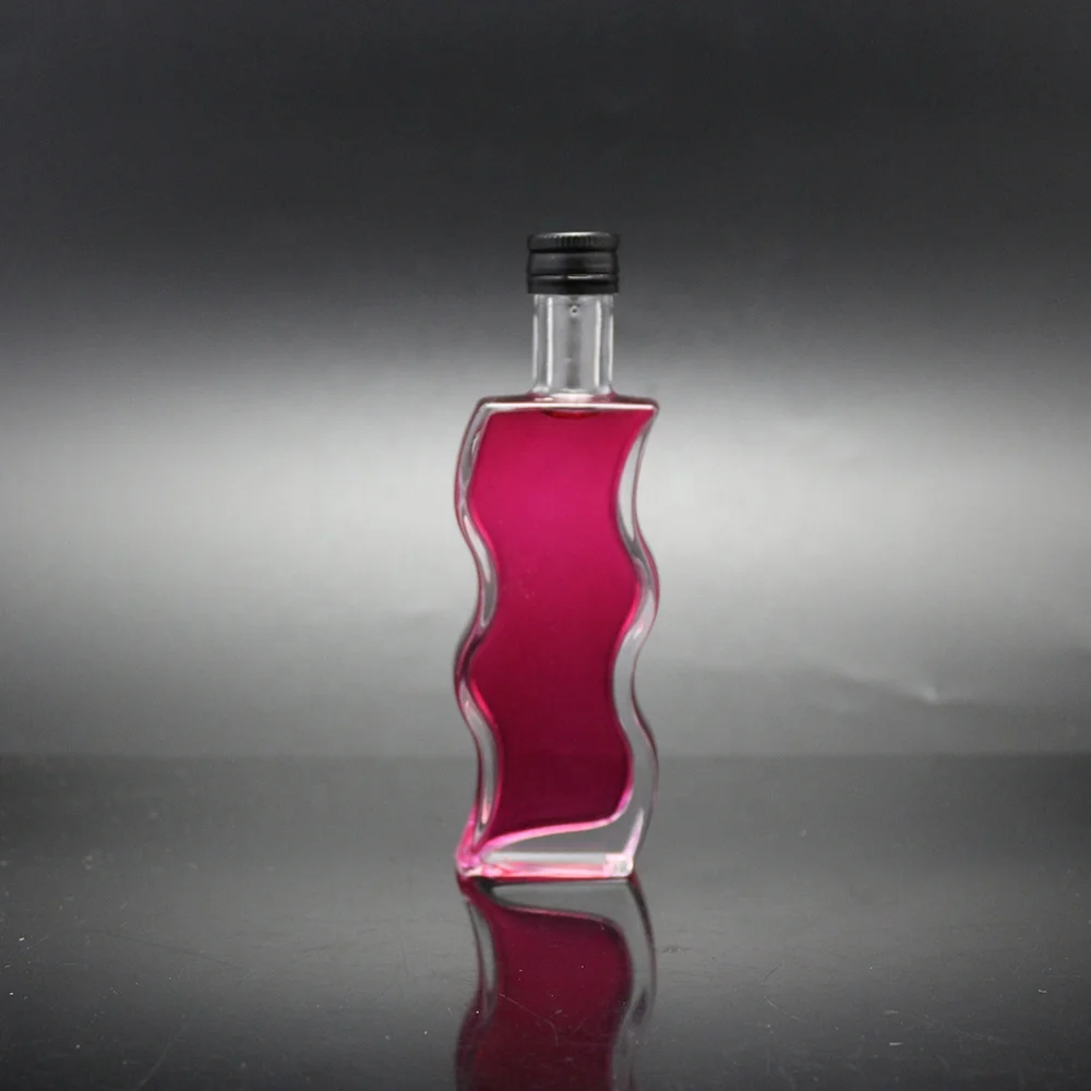 Shanghai Linlang 50ml Mini Wavy Liquor Glass Bottle
