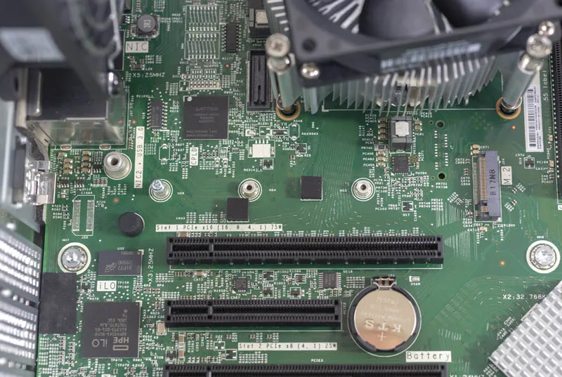 真新しいHPE Proliant ML30 Gen10ネットワークタワー