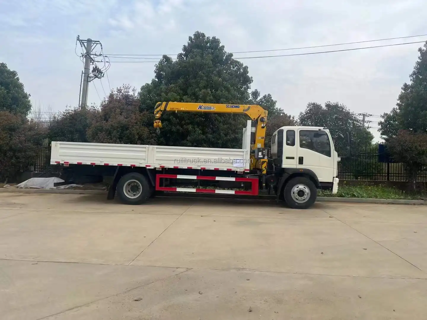 Sinotruk Howo 5 Ton Lorry Truck Mounted Crane Hydraulic Used Truck
