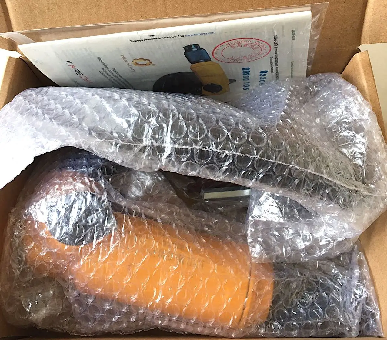 9 дюймов. Диаметр. Прямоугольный шлифовальный станок с центральным колесом для работы волоконными дисками многослойными абразивными типа 27 28 29 или