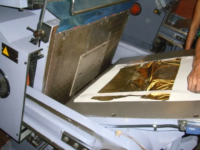 Manual Die Cutting Machine Hand Fed Paper Plate Punching Hot Foil Stamping