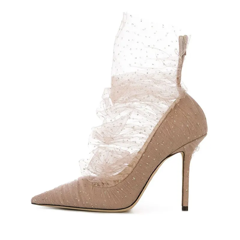 Mujeres con tacones altos: Esos zapatos pueden dañar tu salud