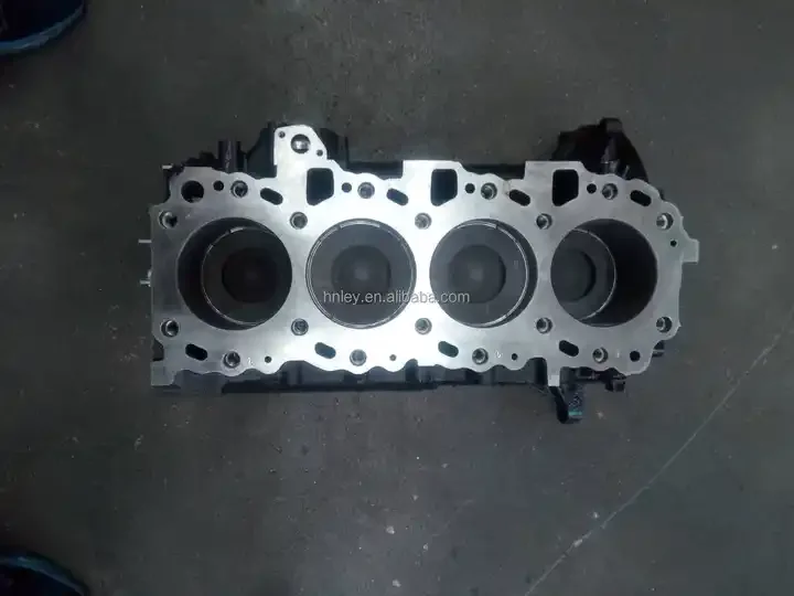 Engine Block 1KD-FTV WITH 4 CYLINDER CYLINDER BLOCK for Mercedes Benz ...