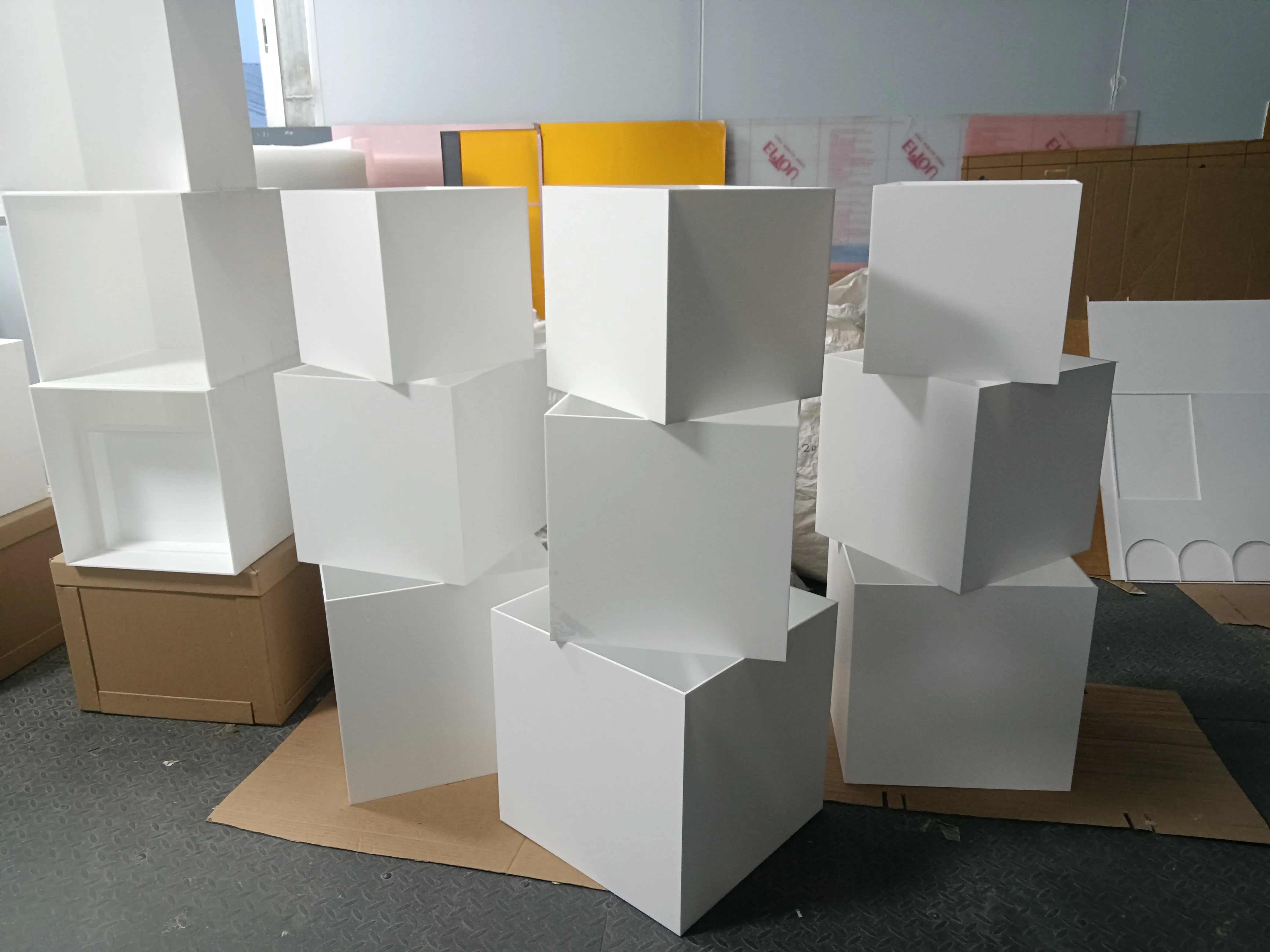 Square Acrylic Cube Display Racks for Food Presentation