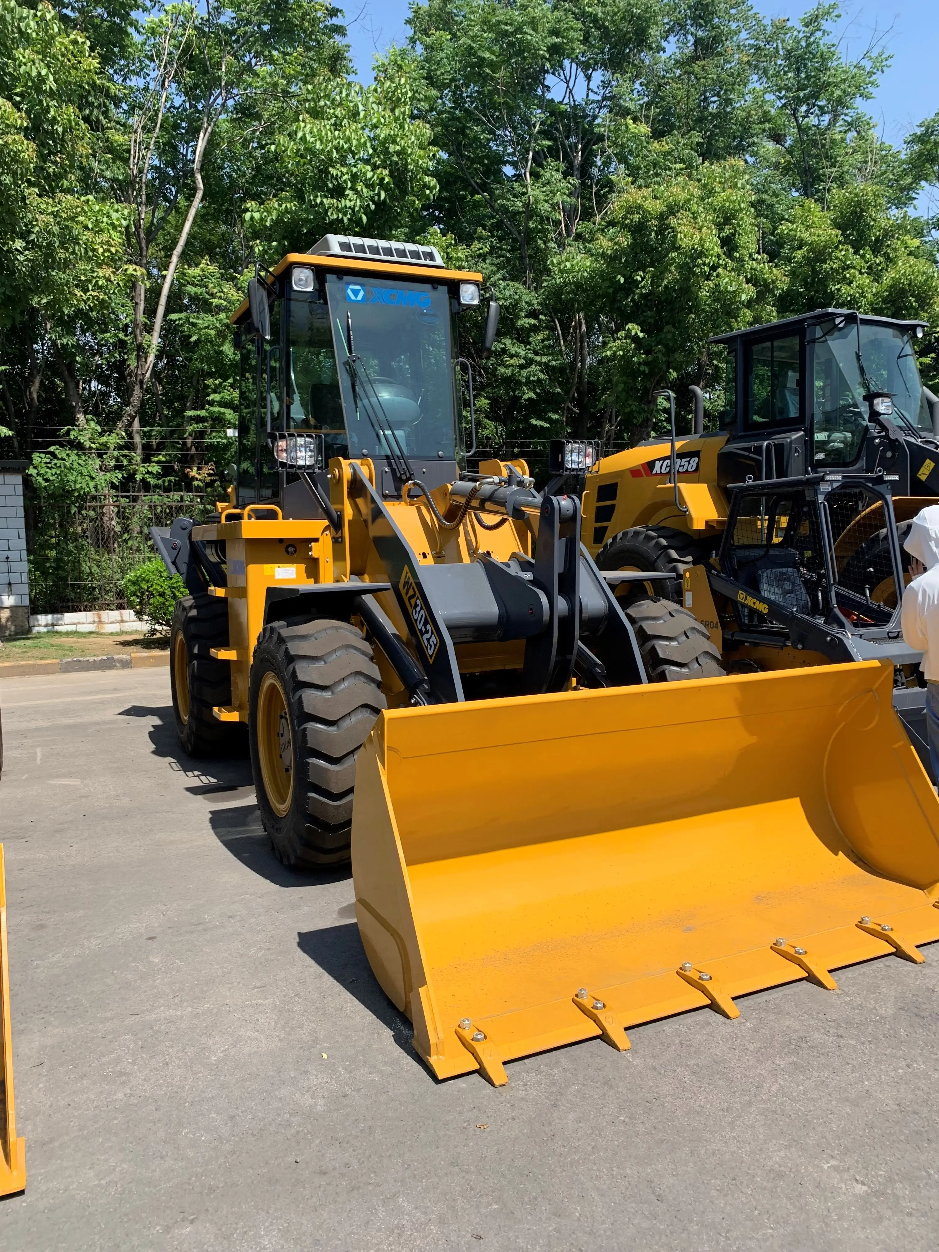 Backhoe Loader 2.5 Cbm Bucket Capacity 8.5 Ton Backhoe Types Of Loaders ...