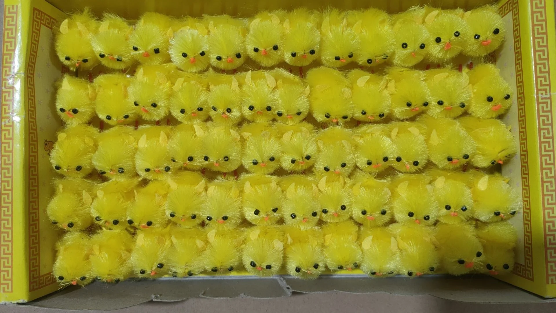 ふわふわカラフルなイースターパーティーデコレーションおもちゃ