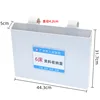 Caja de almacenamiento de documentos junto a la cama blanca con ranuras para tarjetas y tarjetas personalizadas.