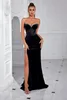 Black-zipper version