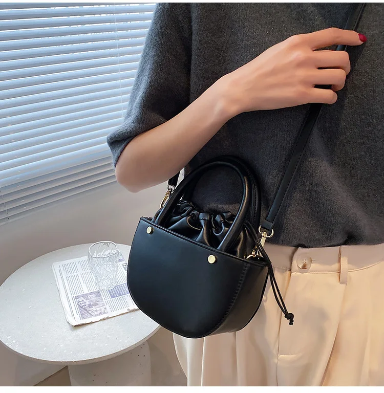 2021 Simple new style pumping bucket bag custom luxury ladies women hand bags women handbags