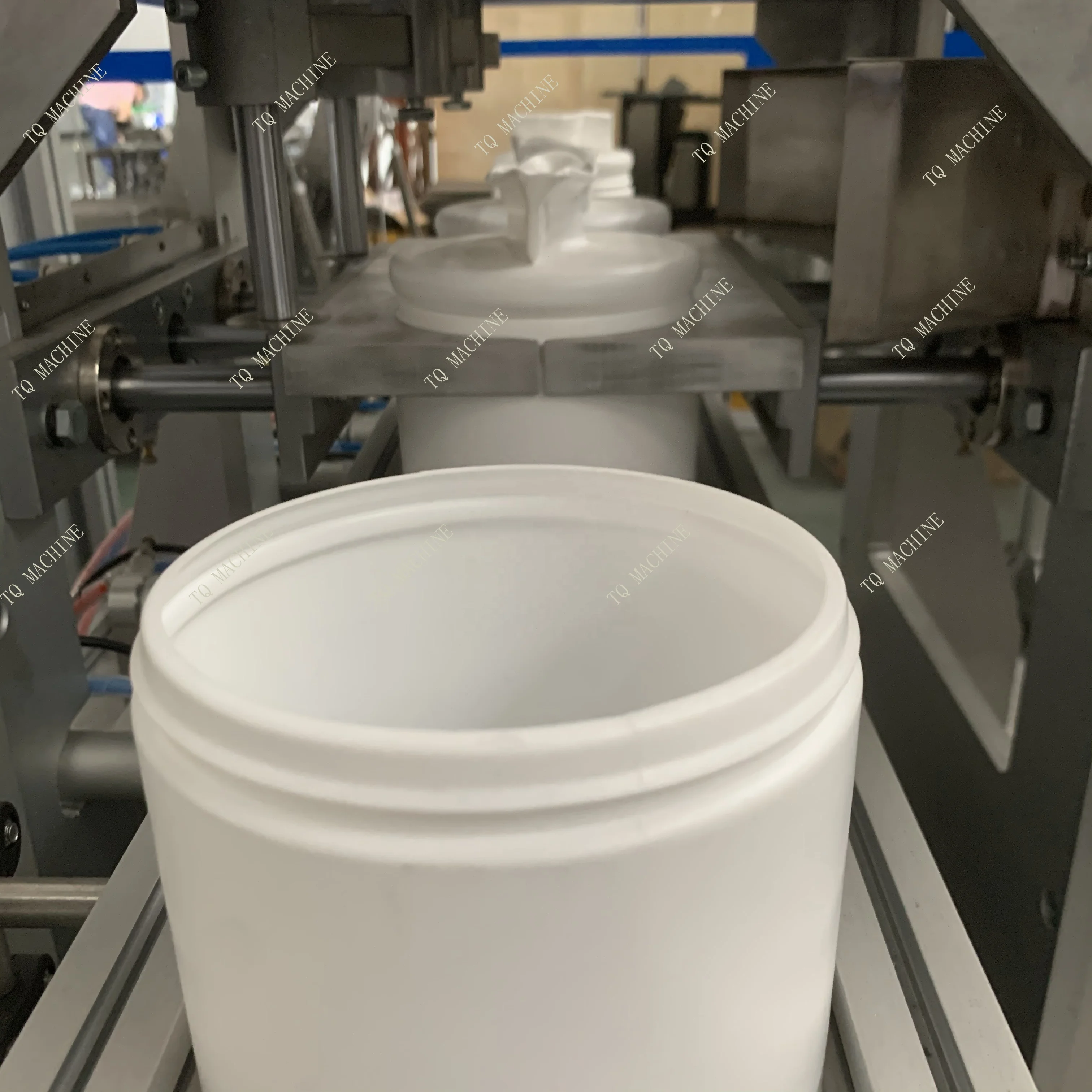 
 Автоматические пластиковые бутылки  