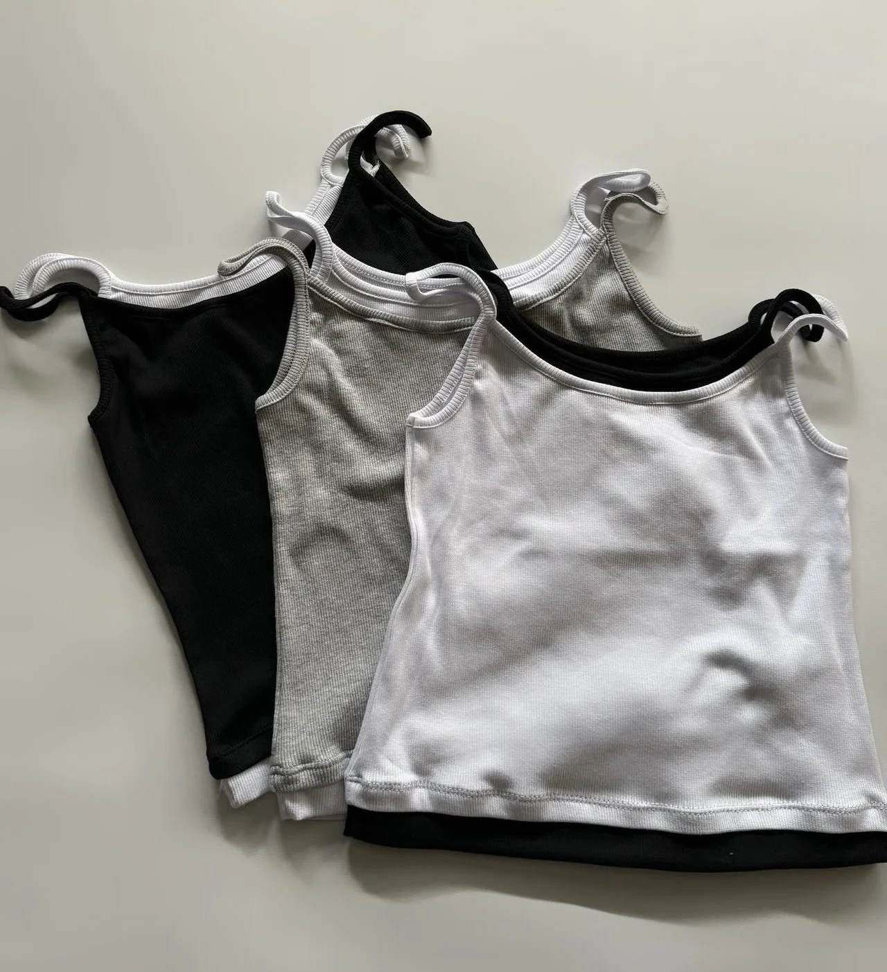 Custom Breathable Eco-Friendly Y2K Style Sleeveless Knitted Cotton Spandex Ribbed Crew Neck Gym Fitness Crop Cami Top Women