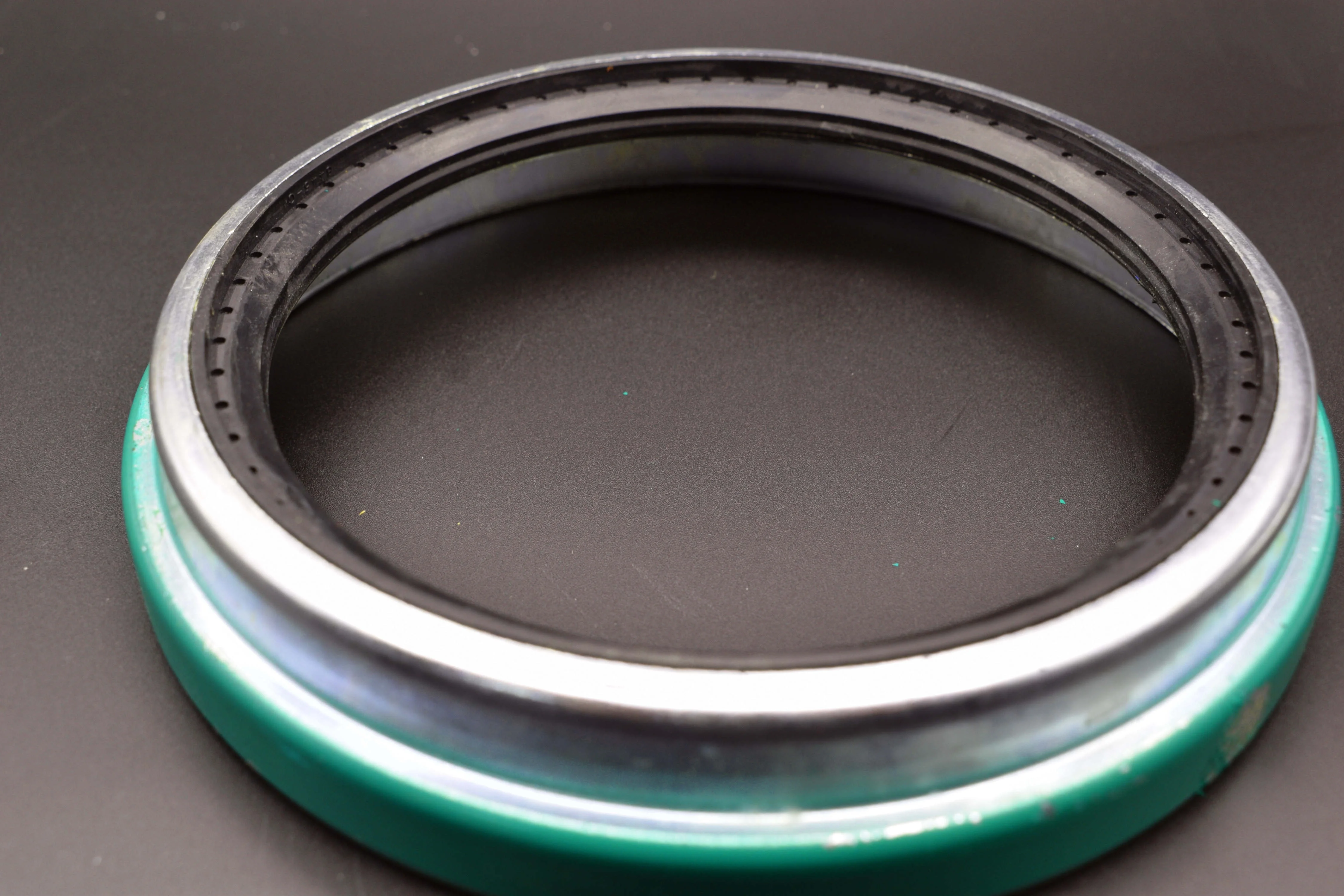 Ford: 965847697 Freightliner: 47697 61120450 Freightliner: CHR  