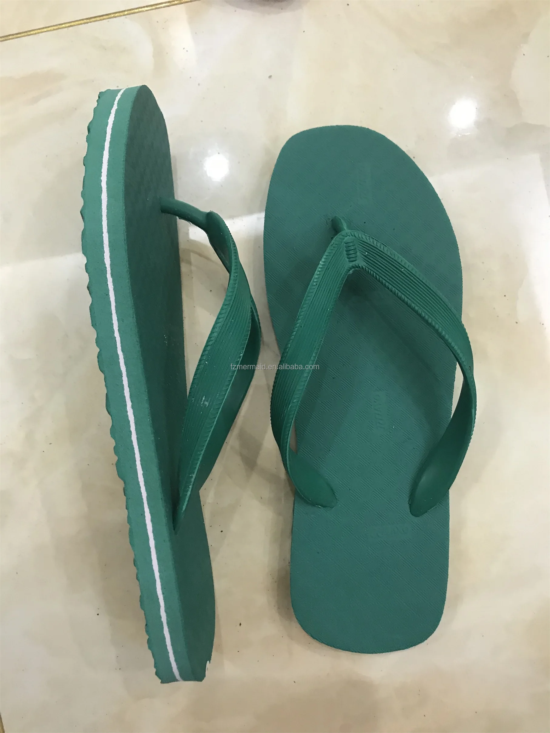 2024 High Quality Plain Flip Flops Wholesales in Bulk Men Slippers Beach Custom Flip Flops Home slippers