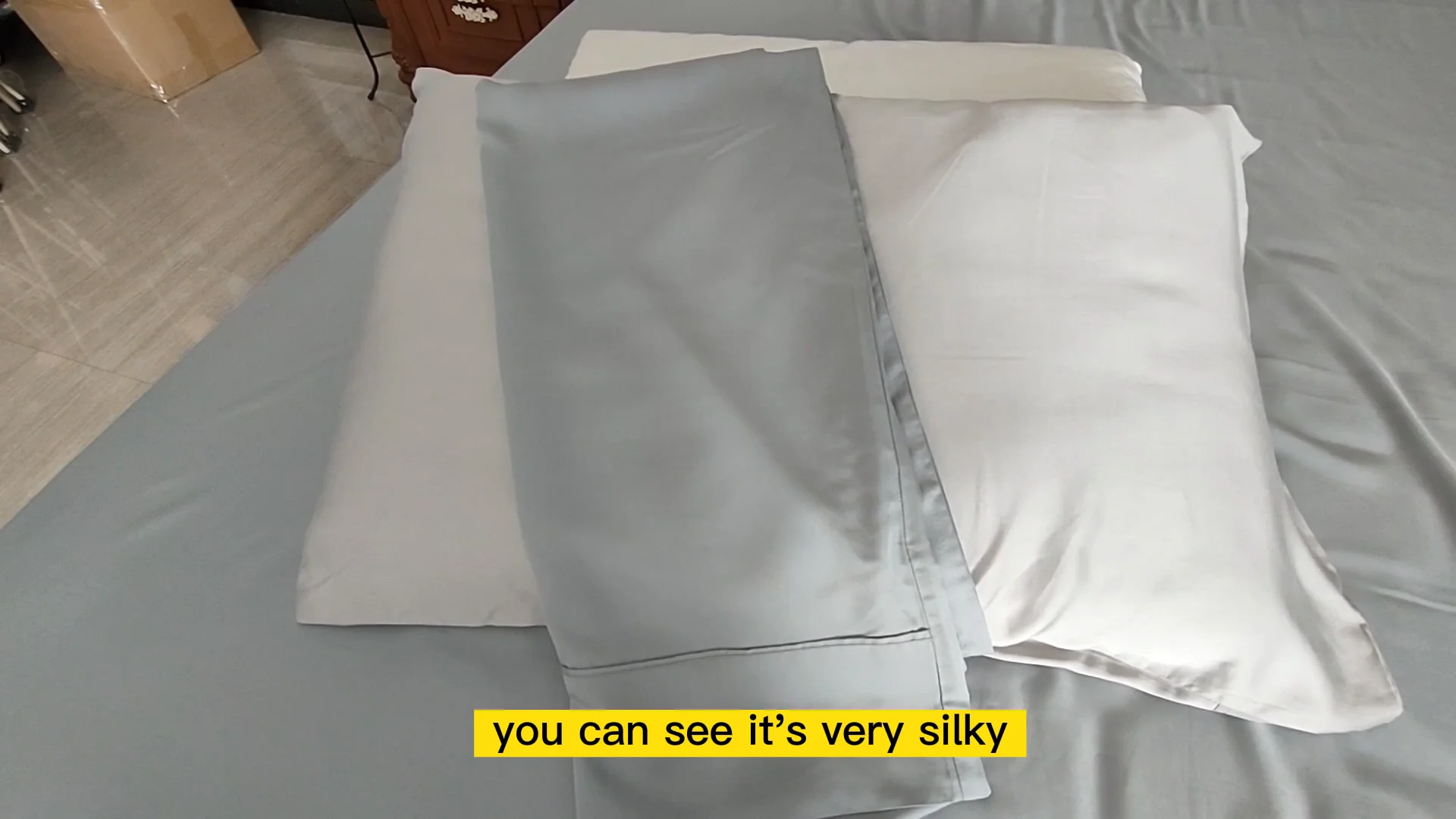 Ultra Soft And Breathable Bedding Set With Zipper Closure 3 Piece Silk